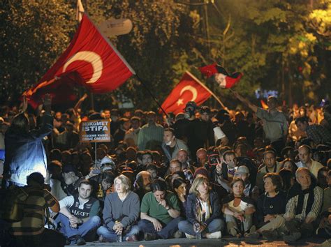 Gezi Parki Protesty; Upadek Religijnego Autorytaryzmu oraz Znaczenia Społecznego w Turcji XXI Wieku